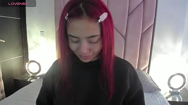 Snapshot of melanie_roux__ chatting on November 2, 2025, 12:29 pm melanie roux online show from November 2, 2025, 12:29 pm