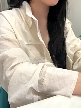 Minhee22 online show from November 10, 2025, 5:01 pm