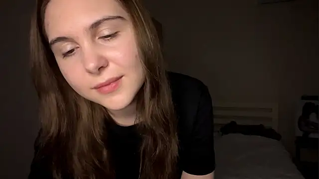 MyraLitterers online show from December 14, 2025, 3:17 pm