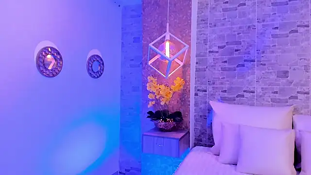 Catalina-Thompson online show from November 7, 2025, 12:16 pm