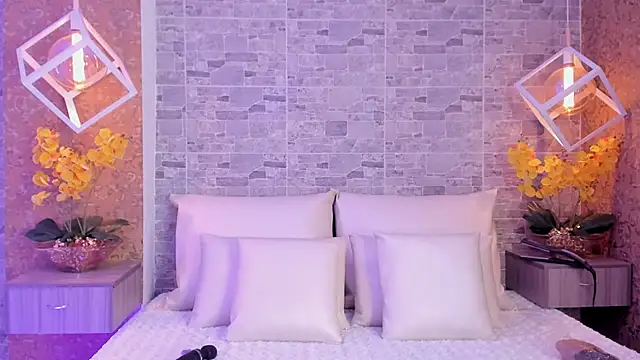 Catalina-Thompson online show from November 19, 2025, 12:05 pm