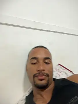 Snapshot of casalbrhot25 chatting on October 26, 2025, 4:18 am casalbrhot25 online show from October 26, 2025, 4:18 am