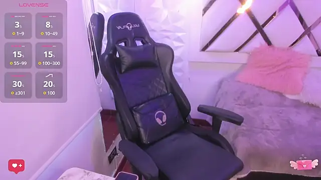 Darla Santos  online show from November 13, 2025, 8:08 pm