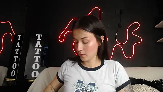 Emma sweet hot online show from April 15, 2026, 4:36 pm