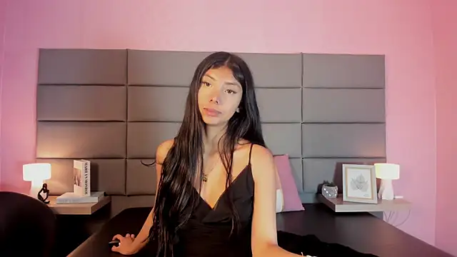 Snapshot of Isabella_Marsh chatting on November 21, 2025, 1:10 pm Isabella Marsh online show from November 21, 2025, 1:10 pm