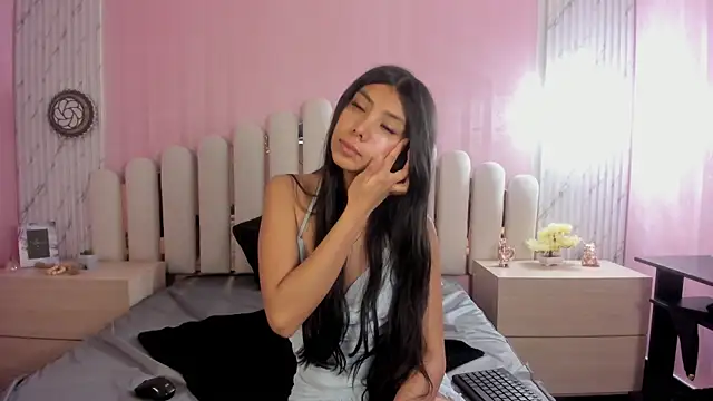 Snapshot of Isabella_Marsh chatting on December 1, 2025, 12:32 pm Isabella Marsh online show from December 1, 2025, 12:32 pm