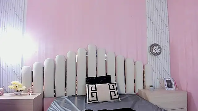 Snapshot of Isabella_Marsh chatting on December 14, 2025, 1:27 pm Isabella Marsh online show from December 14, 2025, 1:27 pm