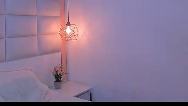 Snapshot of Sofia_clk chatting on April 7, 2026, 3:29 am Sofia clk online show from April 7, 2026, 3:29 am