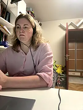 Amelia-Diamond online show from December 16, 2025, 12:43 pm