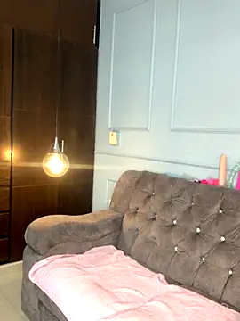 Orianabluee  online show from November 18, 2025, 3:12 am