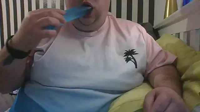 Snapshot of Tommybottoms chatting on October 18, 2025, 12:57 am Tommybottoms online show from October 18, 2025, 12:57 am