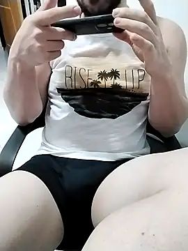 Branquinhowm online show from April 14, 2026, 2:39 am