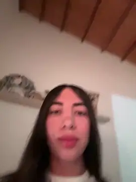 valeriahornier online show from April 8, 2026, 1:49 am