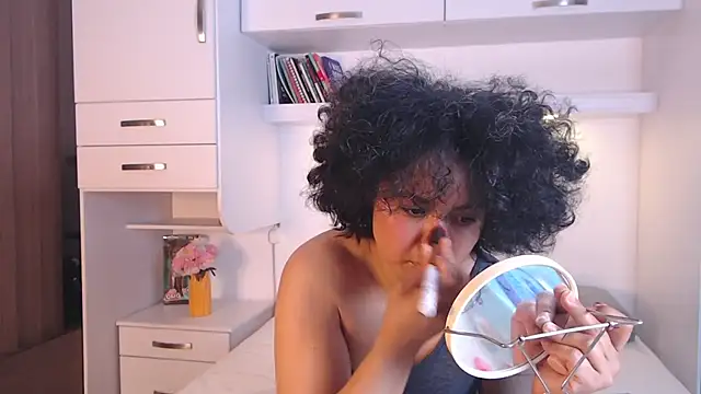 MartiRuis10 online show from November 9, 2025, 7:01 pm