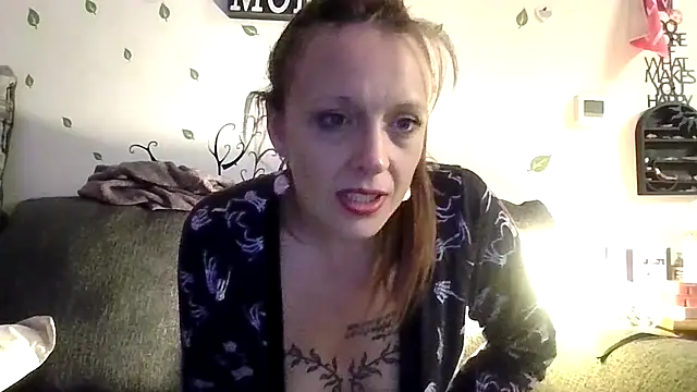 Snapshot of LoveLibz169 chatting on October 26, 2025, 6:19 am LoveLibz169 online show from October 26, 2025, 6:19 am