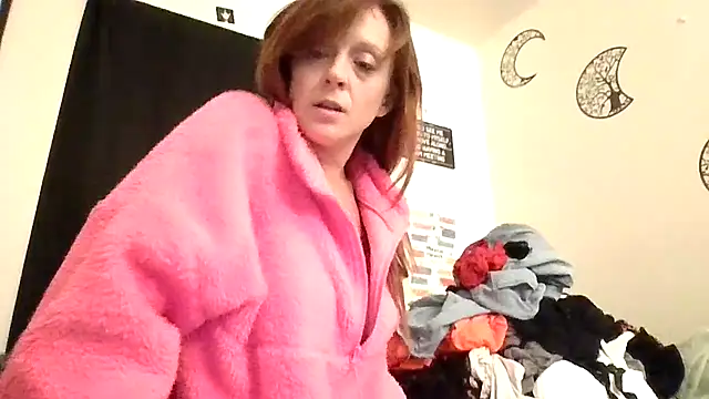 Snapshot of LoveLibz169 chatting on November 2, 2025, 9:00 am LoveLibz169 online show from November 2, 2025, 9:00 am