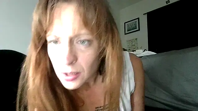 Snapshot of LoveLibz169 chatting on November 9, 2025, 6:12 am LoveLibz169 online show from November 9, 2025, 6:12 am