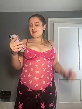 Snapshot of Kayliee420 chatting on December 3, 2025, 6:50 pm Kayliee420 online show from December 3, 2025, 6:50 pm