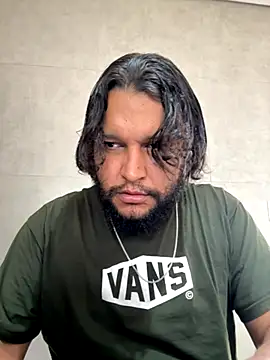 LoboCachorro online show from October 31, 2025, 1:12 pm