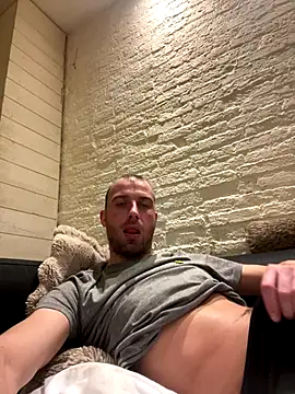 Rotteei1 online show from December 16, 2025, 6:13 pm