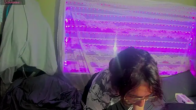 najimi uwu online show from November 11, 2025, 7:03 pm