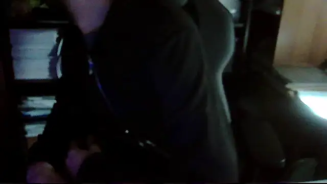 Snapshot of topg84 chatting on October 26, 2025, 12:22 pm topg84 online show from October 26, 2025, 12:22 pm