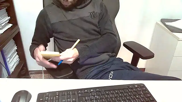 Snapshot of topg84 chatting on December 3, 2025, 7:45 pm topg84 online show from December 3, 2025, 7:45 pm