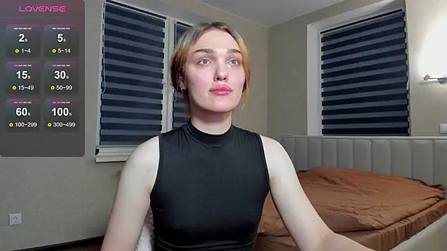 EmiliaRhodes online show from December 14, 2025, 5:51 pm