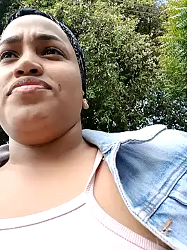 NahomiWalker  online show from January 31, 2026, 7:23 pm