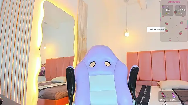 NahomiWalker  online show from April 10, 2026, 7:40 pm