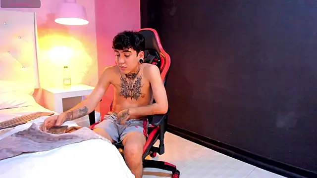 SantiOlsen online show from November 7, 2025, 4:18 pm