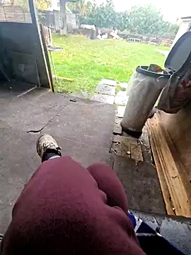 bbyxklaus online show from October 29, 2025, 12:40 pm