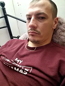 bbyxklaus online show from November 8, 2025, 1:17 am