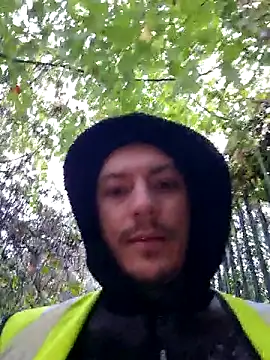 bbyxklaus online show from November 10, 2025, 3:22 pm