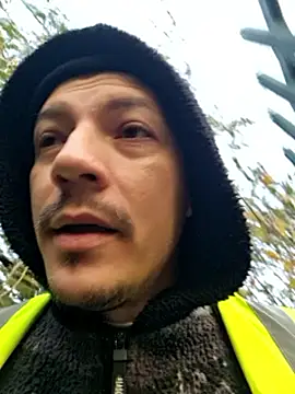 bbyxklaus online show from November 11, 2025, 8:14 am