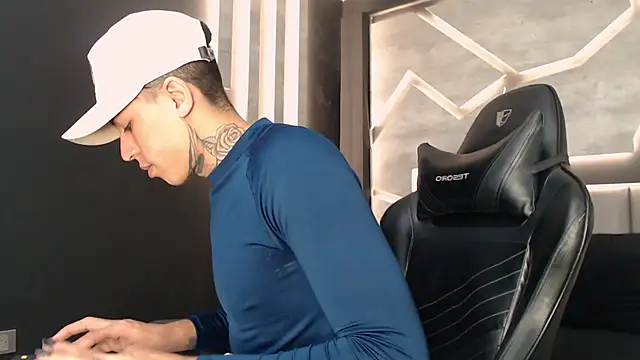 ArohomLester online show from November 28, 2025, 11:02 am