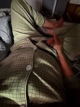 parkpark2 online show from December 15, 2025, 2:10 pm