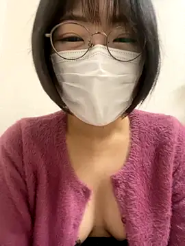 Yurika oO online show from November 28, 2025, 9:39 pm