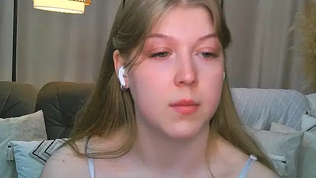 Snapshot of Stella_Light chatting on May 14, 2026, 1:07 pm Stella Light online show from May 14, 2026, 1:07 pm