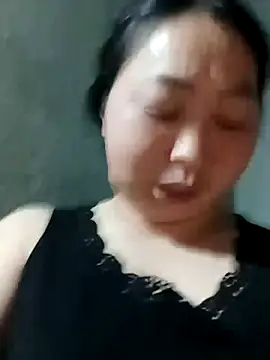 Snapshot of suka-bibi chatting on November 25, 2025, 1:33 pm suka-bibi online show from November 25, 2025, 1:33 pm