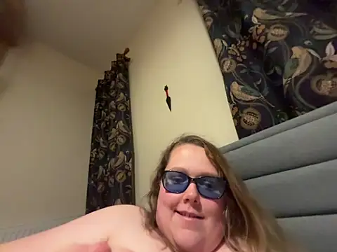 Scarletcum22 online show from December 19, 2025, 8:38 pm