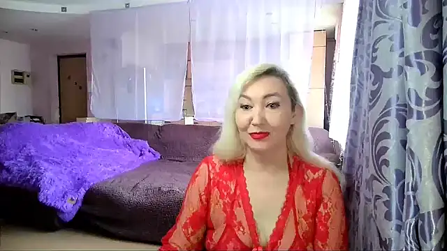 Snapshot of LadyKriss chatting on November 12, 2025, 7:20 am LadyKriss online show from November 12, 2025, 7:20 am