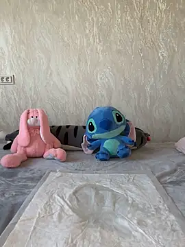 Snapshot of Love__Mom chatting on November 3, 2025, 8:48 am Love Mom online show from November 3, 2025, 8:48 am