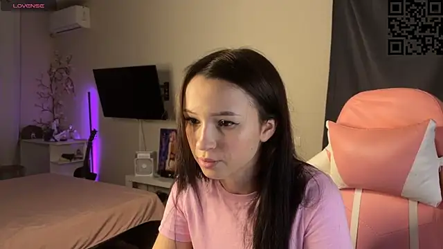 ella simons online show from November 9, 2025, 12:20 am