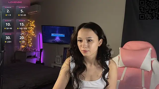 ella simons online show from November 23, 2025, 1:05 am