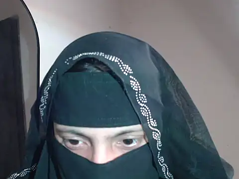 Snapshot of Hottie_hania chatting on November 11, 2025, 5:46 pm Hottie hania online show from November 11, 2025, 5:46 pm