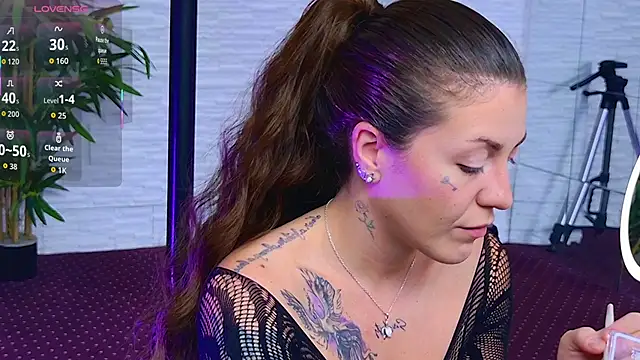 Snapshot of IvorySwan chatting on November 15, 2025, 5:49 am IvorySwan online show from November 15, 2025, 5:49 am