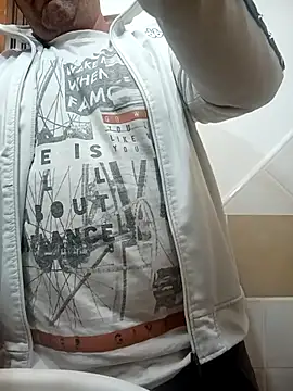 Snapshot of Romaeterna_ chatting on October 23, 2025, 11:46 pm Romaeterna online show from October 23, 2025, 11:46 pm