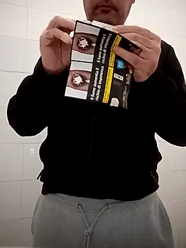 Snapshot of Romaeterna_ chatting on October 29, 2025, 8:32 pm Romaeterna online show from October 29, 2025, 8:32 pm