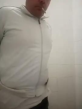 Snapshot of Romaeterna_ chatting on November 17, 2025, 5:41 pm Romaeterna online show from November 17, 2025, 5:41 pm